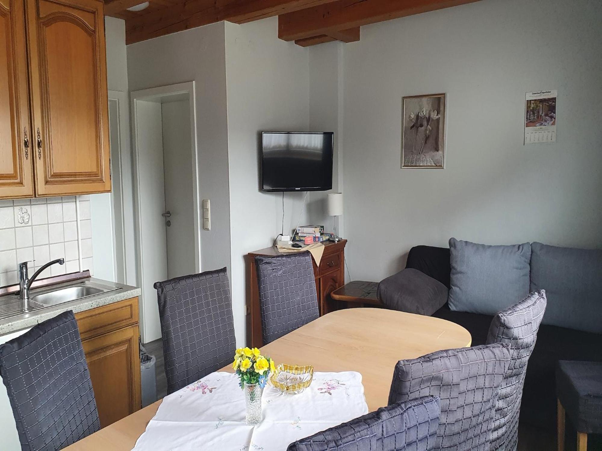 Large Detached Holiday Home In Hesse With Private Garden And Terrace ホムベルク エクステリア 写真