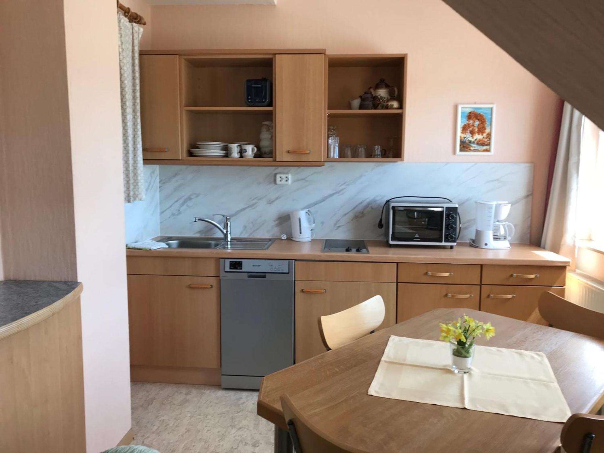 Large Detached Holiday Home In Hesse With Private Garden And Terrace ホムベルク エクステリア 写真