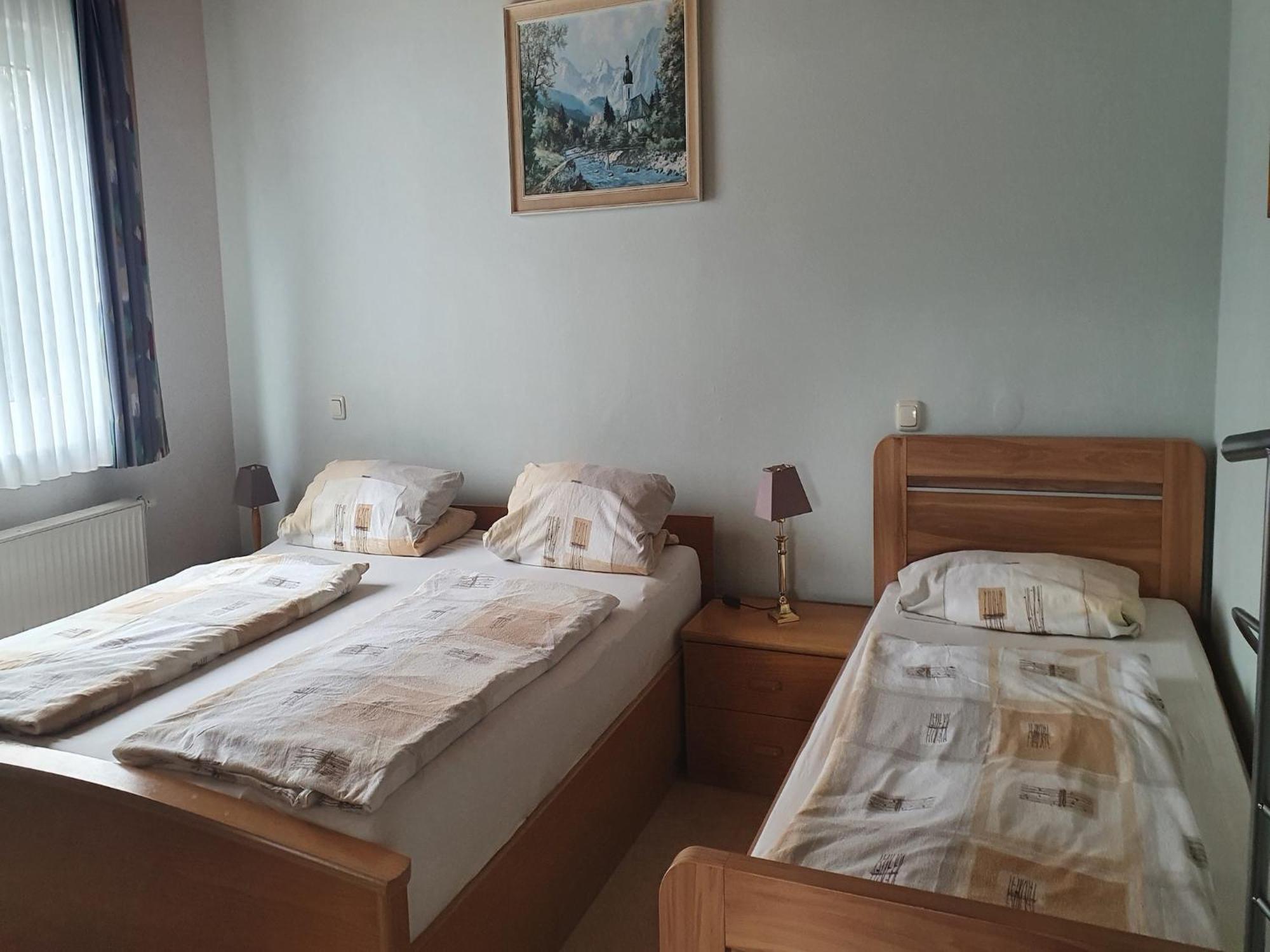 Large Detached Holiday Home In Hesse With Private Garden And Terrace ホムベルク エクステリア 写真